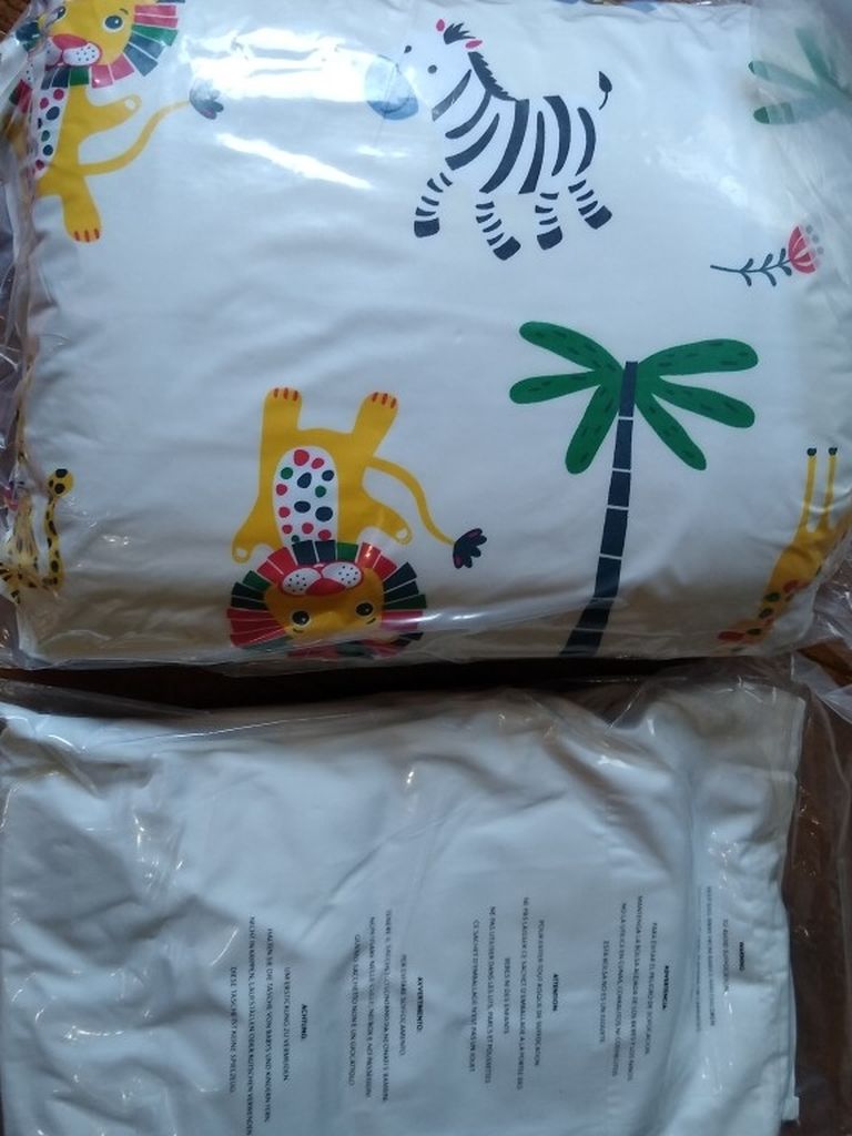 Brand New 5 Pieces Comforter Set