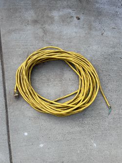 65 ft extension cord (missing female end) 35$