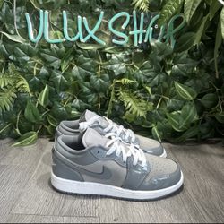 NEW Nike Air Jordan 1 Low Boys 6.5 Women 8 