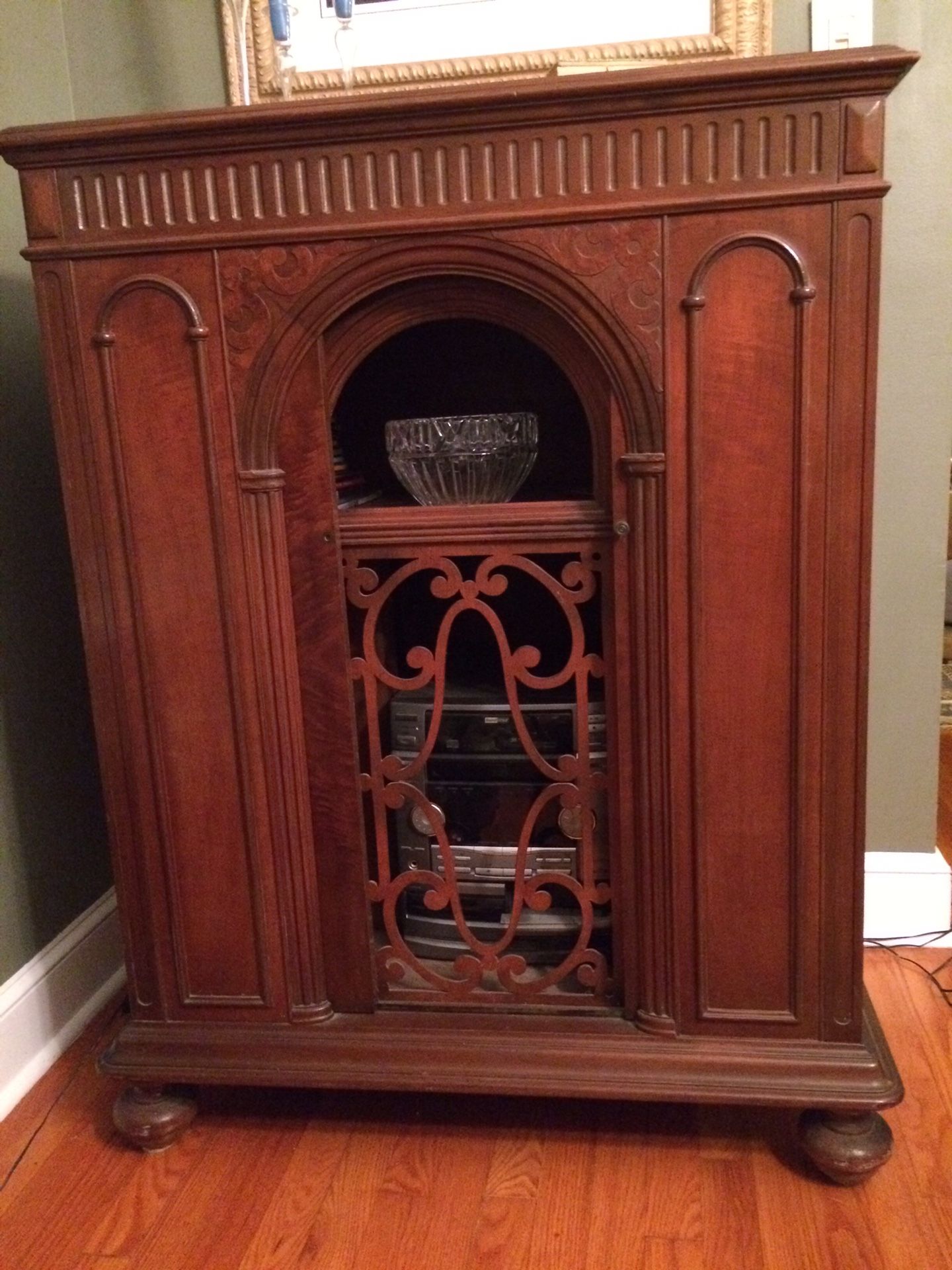 Antique radio cabinet