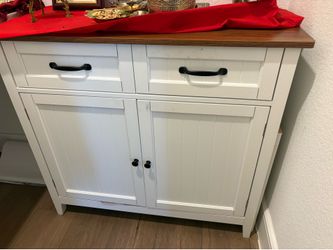Cabinet with drawers