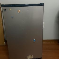 Mini Refrigerator 