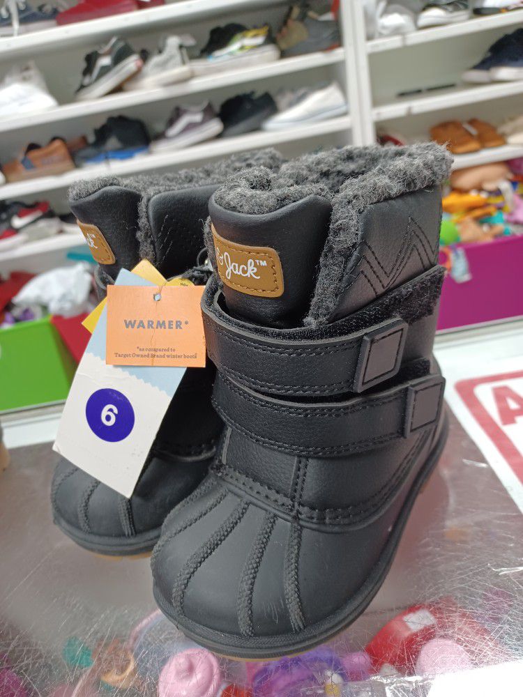 New Snow Boots Size 6