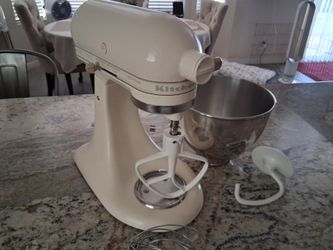 KitchenAid ultra power mixer in excellent condition runs perfect like new $79 no less