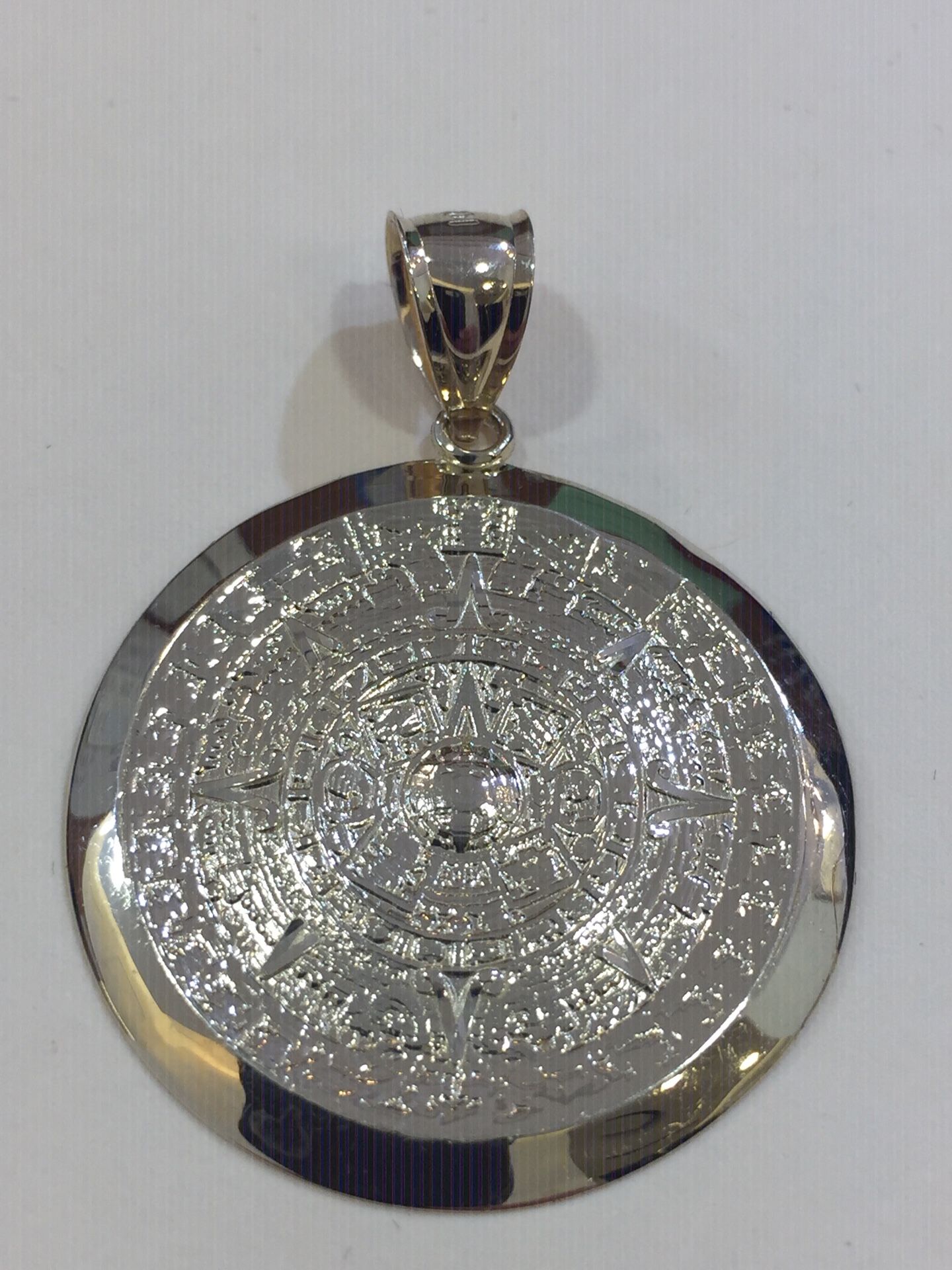 10 K Y Solid Gold Aztec Charm