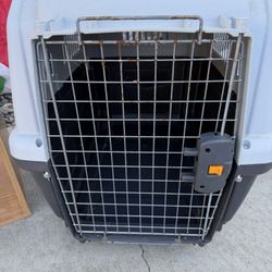 Skids Medium Size Dog Crate