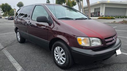 2000 Toyota Sienna