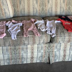 Cloth For New Baby Girl In Good Condition 