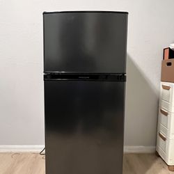 Frigidaire Mini Fridge With Freezer