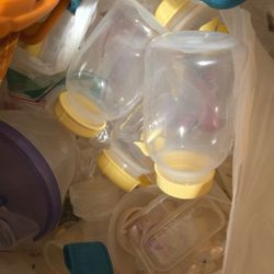 Medela Bottles /accessories