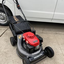 HondaHRC 216  hydrostatic transmission Commercial Lawn Mower