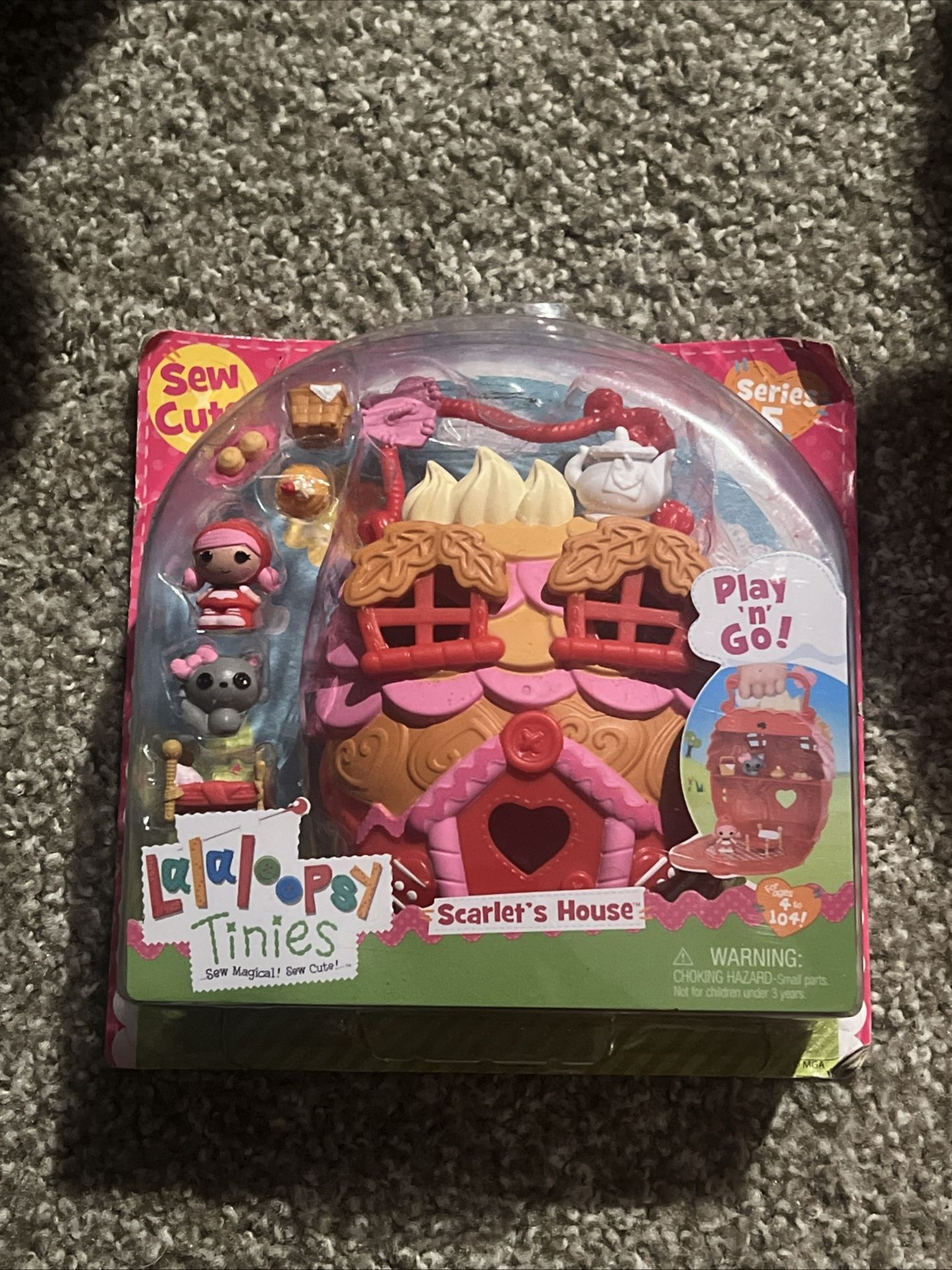 Lalaloopsy Tinies Scarlet's House Playset Play n Go Exclusive Characters NEW
