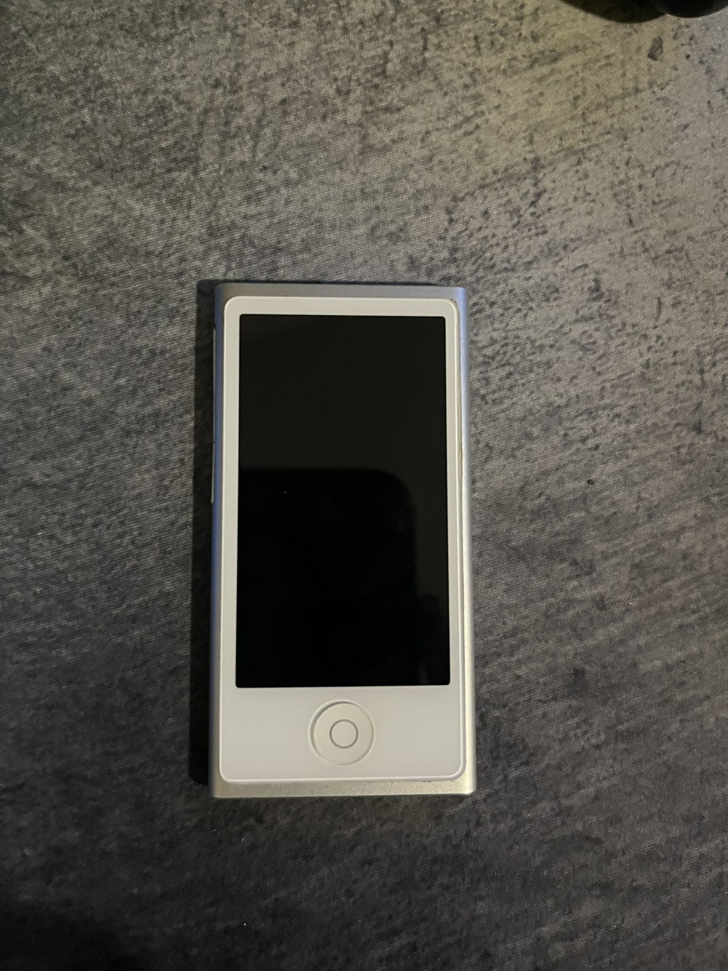 iPod Nano 7th Gen (16 GB) – Great Condition – $35 OBO
