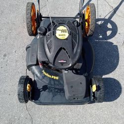 Poulan Pro 22-in cut self-propelled mulching mower