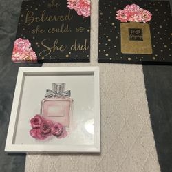 Pink Gold Wall Decor / Flowers