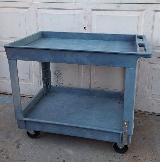 33h x 37 x 25.5 2 tier sturdy industrial Global cart.