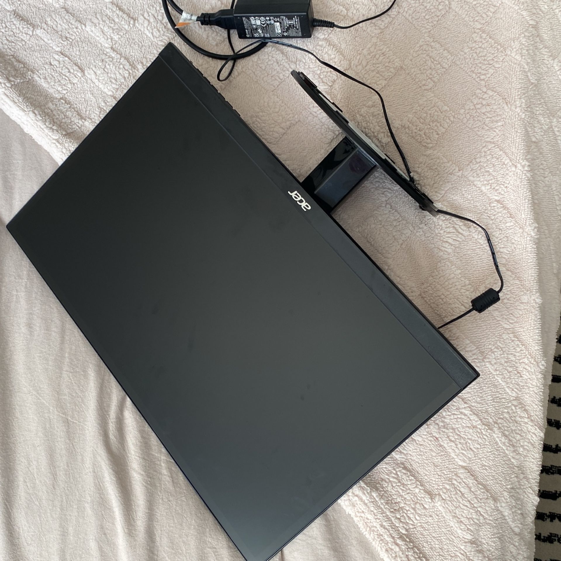 24” Computer Screen Super Slim!