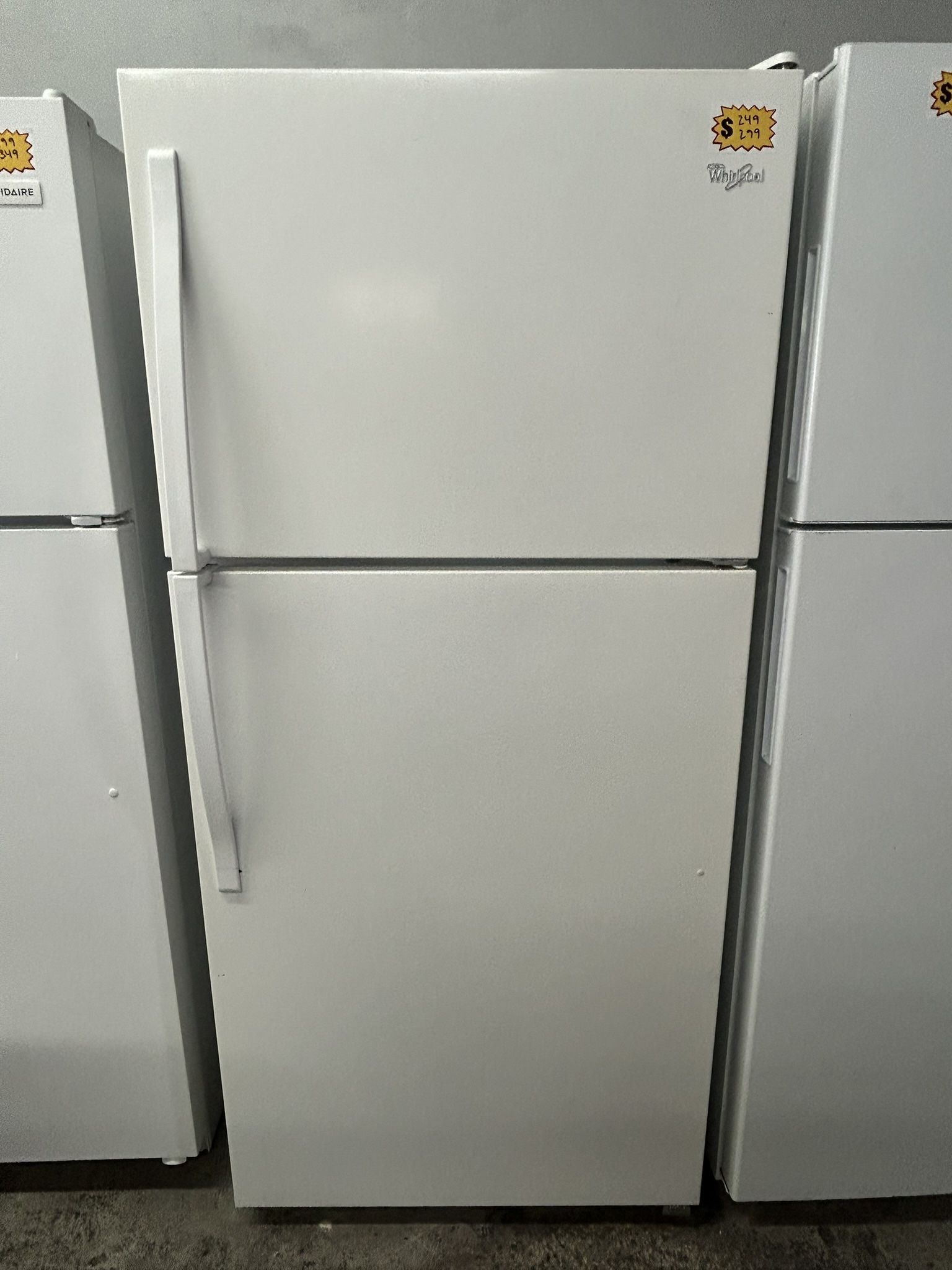 WHIRLPOOL 30” TOP AND BOTTOM REFRIGERATOR