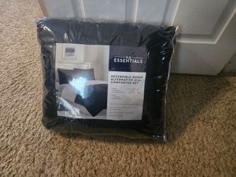 Brand new Comforter Queen size