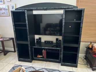 Entertainment center