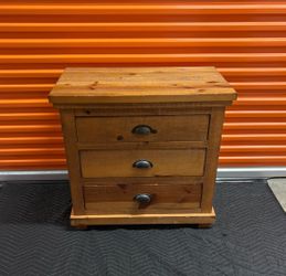Gorgeous Knotty Pine 3 Drawer Wood Dresser