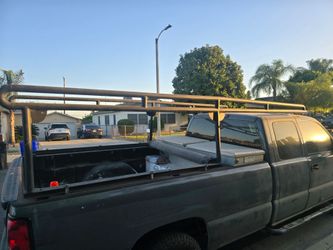 Truck tool box