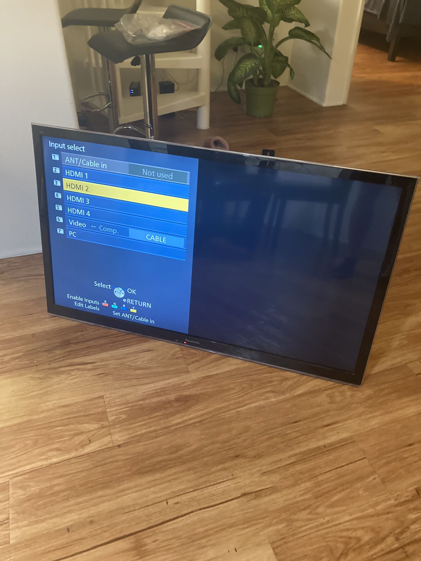 47” Panasonic Smart LCD TV - TC-L47E50