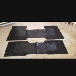 Tapetes para camioneta nuevos $35 cada set precio es firme 

Truck floor mats brand new $35 each set price is firm
