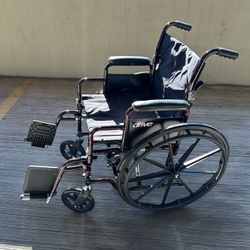 DRIVE MEDICAL LIGHT WEIGHT WHEELCHAIR 