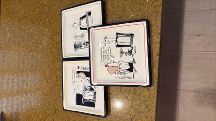 Decorative Three-Piece Plate Set