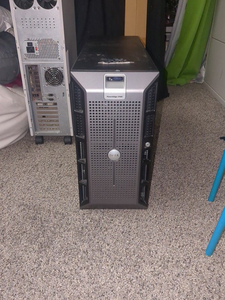 Power Edge 2900 Dell Server