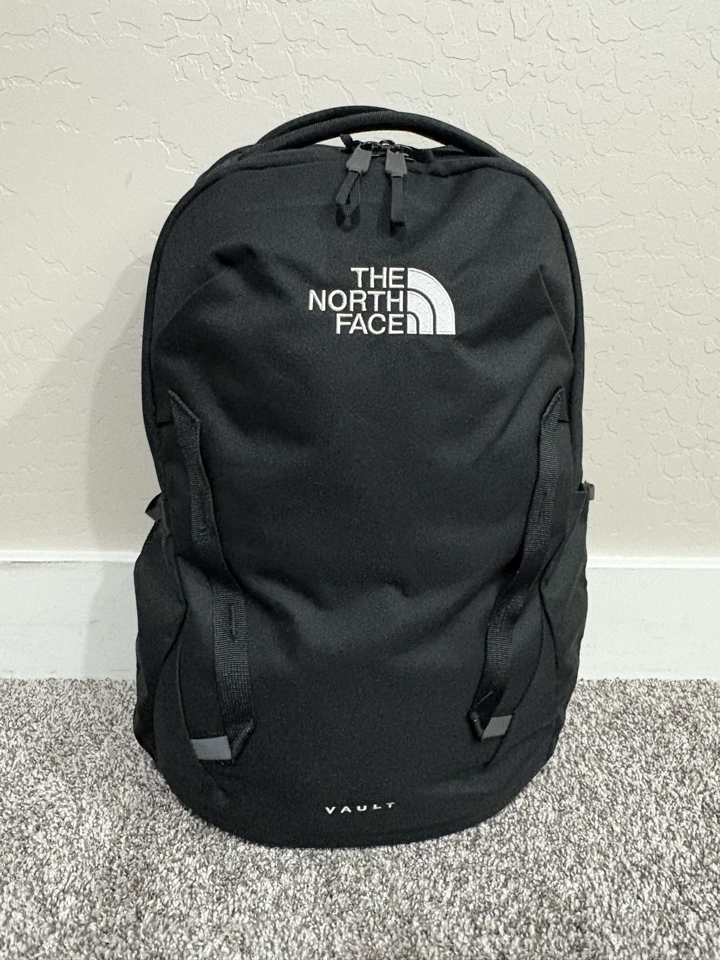 THE NORTH FACE ‘Vault’ Black Nylon Backpack