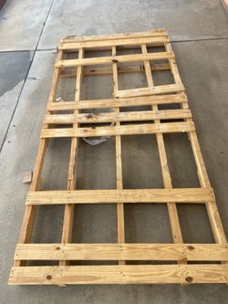 Free wood pallets
