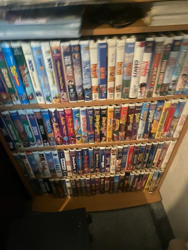 110 VHS Kids Lot