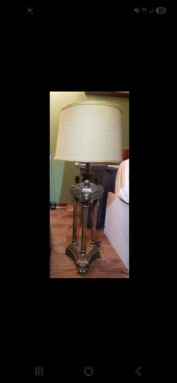 2 Metal Lamps With Lions Heads And Feet