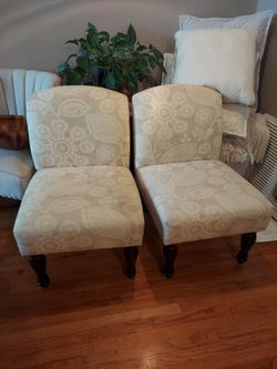 Decorative Slipper Chairs by Skyline Furniture