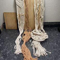 3 macrame plant hangers