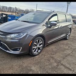 2019 Chrysler Pacifica limited 35th anniversary edition
