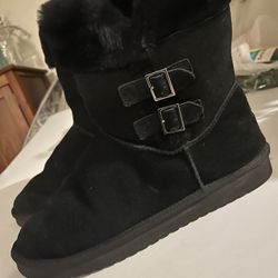 UGG Kookaburra’s Women’s Size 11
