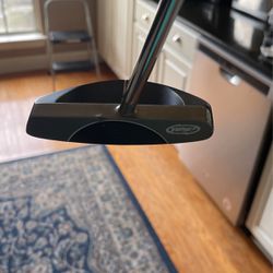 Yes C-Grove Putter Model “Hanna”