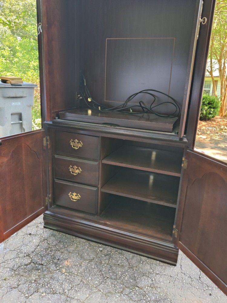 TV Stand/Armoire