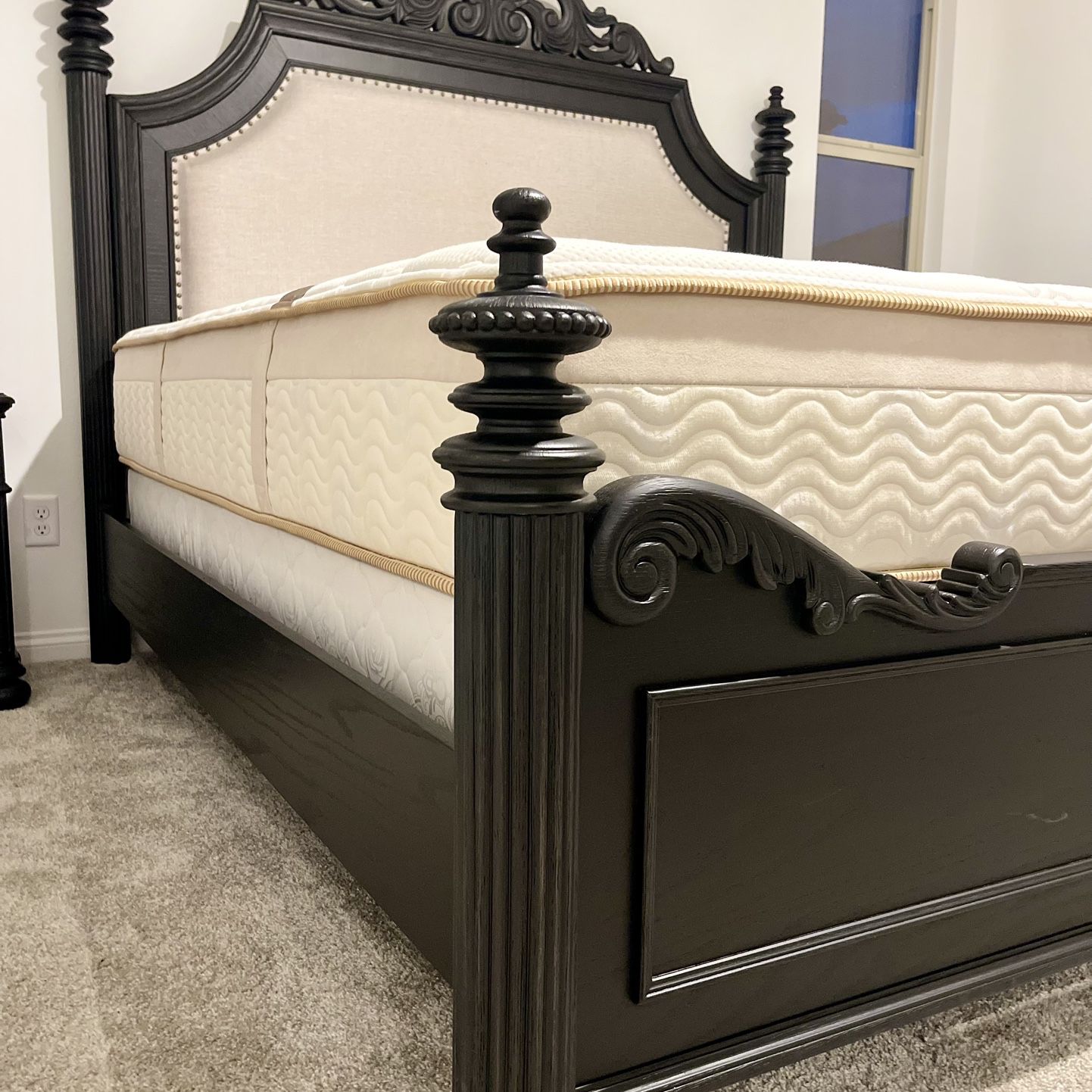 King Bed Set - Bed, Dresser, Mirror, Nightstand