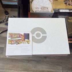 Pokemon Charizard UPC 2022