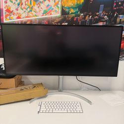 Samsung Desktop Computer - 28”