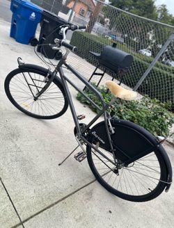 Huffy Supreme Multi-Speed Cruiser Bike