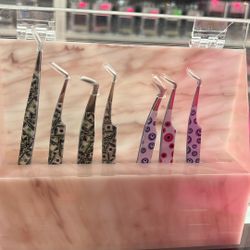 lash tweezers