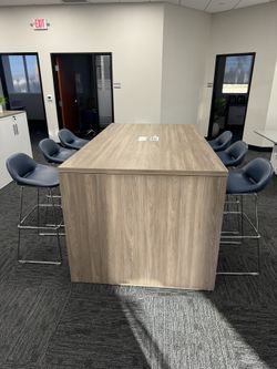 Beautiful Giant Teknion Table With 6 Chairs