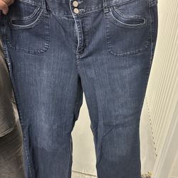Jeans - 10 Plus Size Jeans And 2 Jean Capris 18 & 22