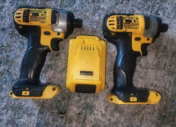 2 DeWalt 1/4" Impact Drivers 20Volt, DCF 885 w/ Battery