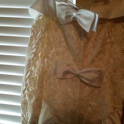 WEDDING DRESS FIRST 20$ TAKES IT!!!!